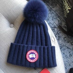 Nwt Canada Goose With Pom Pom Blue 